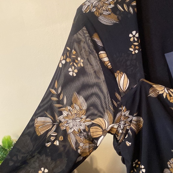 Tommy Hilfiger floral ruched dress 😍😍😍 - Picture 10 of 13